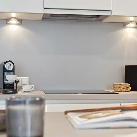 Huswell - Two Bedroom In With Parking * クノック・ヘイスト