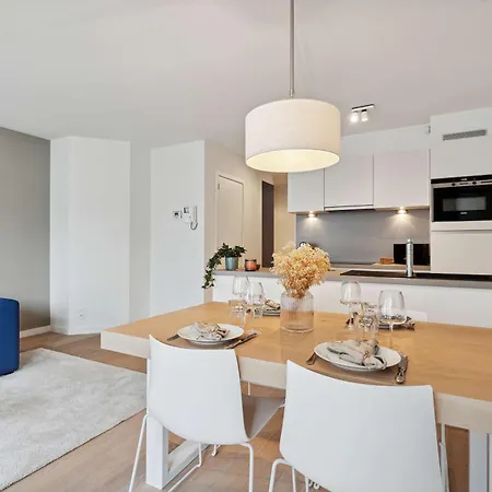 Huswell - Two Bedroom In With Parking * クノック・ヘイスト