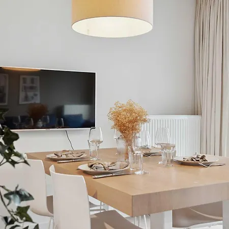 Huswell - Two Bedroom In With Parking クノック・ヘイスト